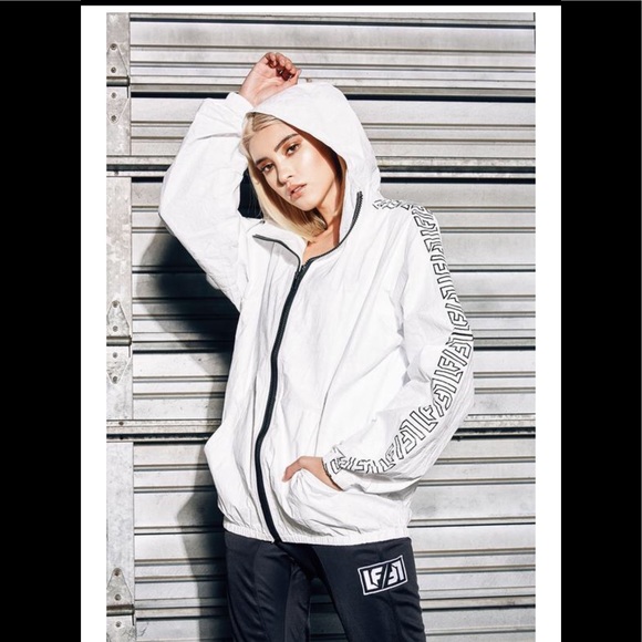 LF windbreaker with LF tape - Picture 1 of 1